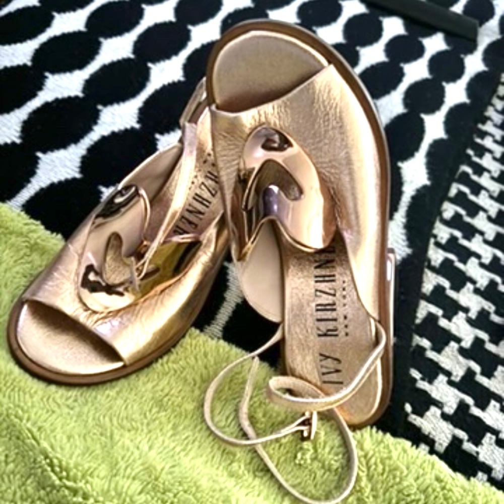 Steal My Heart Ivy Kitchener Rose Gold Heels